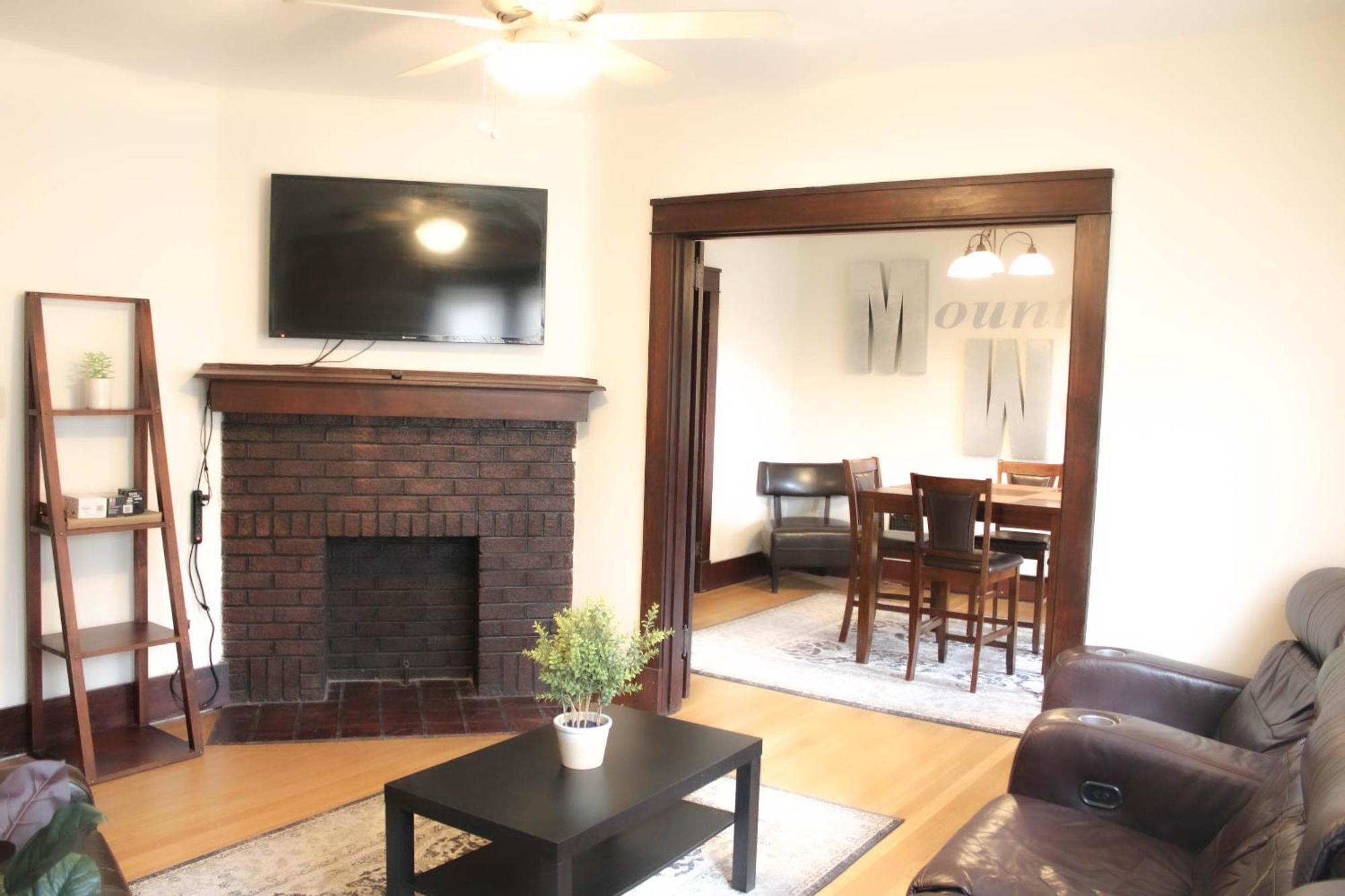 Comfy And Spacious 3 Bedroom - Easy City Access Питтсбург Экстерьер фото
